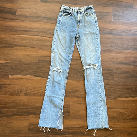 Zara, split flare leg style jeans. Size 2. High rise. My favorite jeans ever - Picture 7 of 11